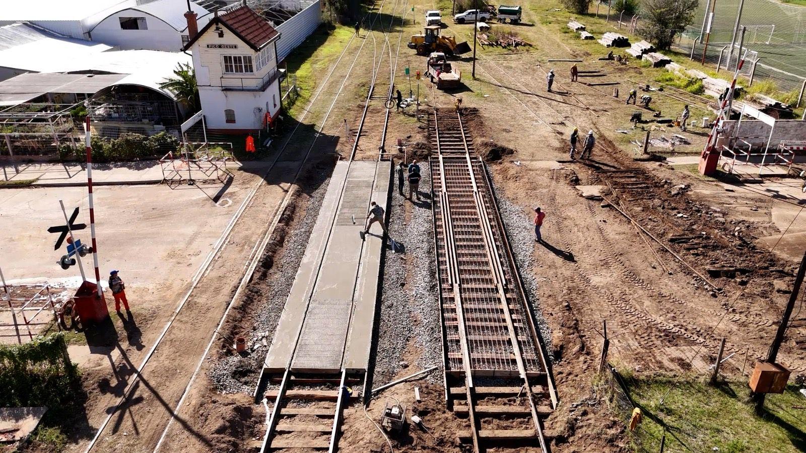 RECONSTRUCCIÓN DEL PASO A NIVEL DE CALLE 10