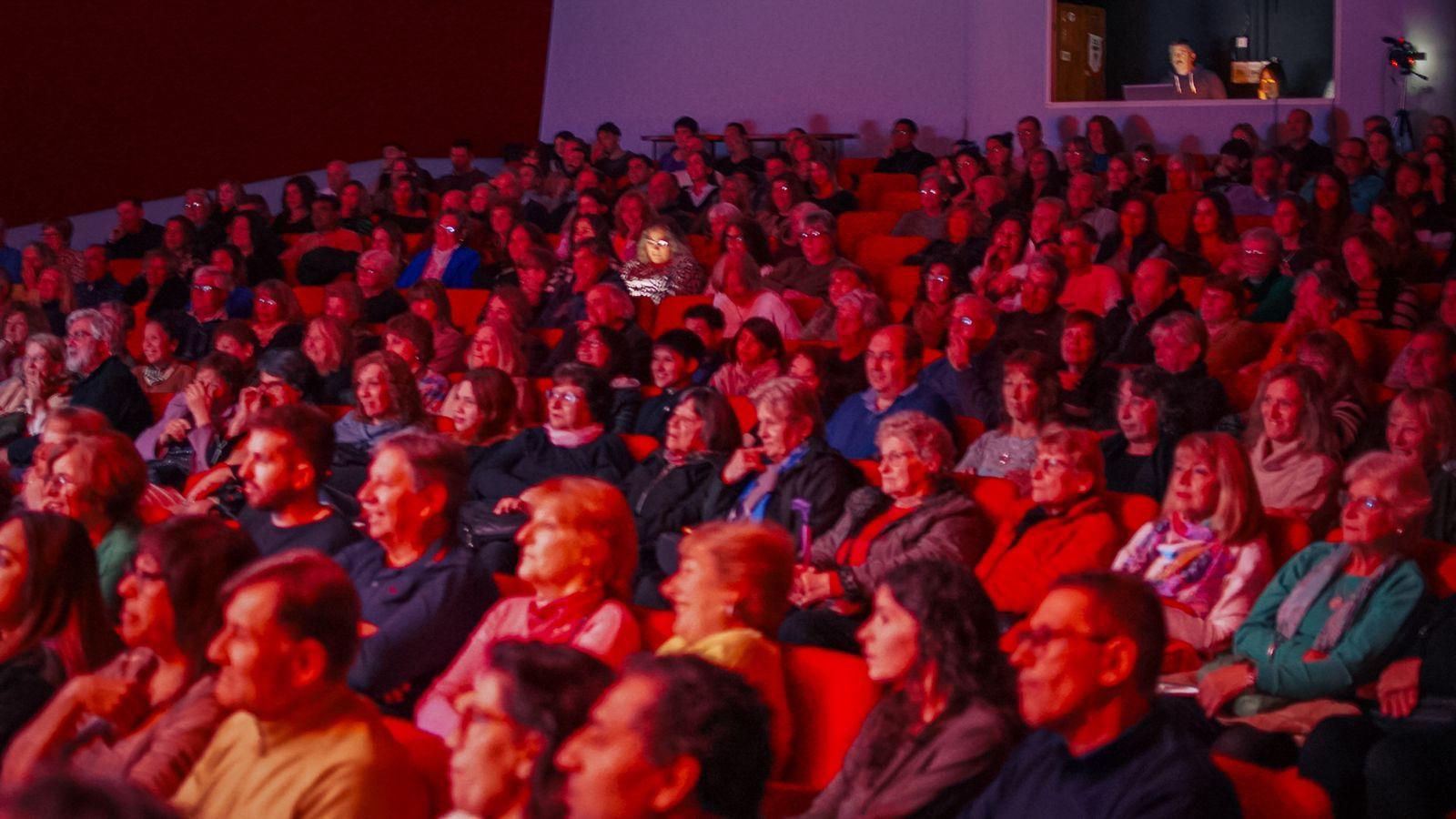 MÁS DE 580 PERSONAS DISFRUTARON DEL INICIO DEL CICLO DE TEATRO DE OTOÑO