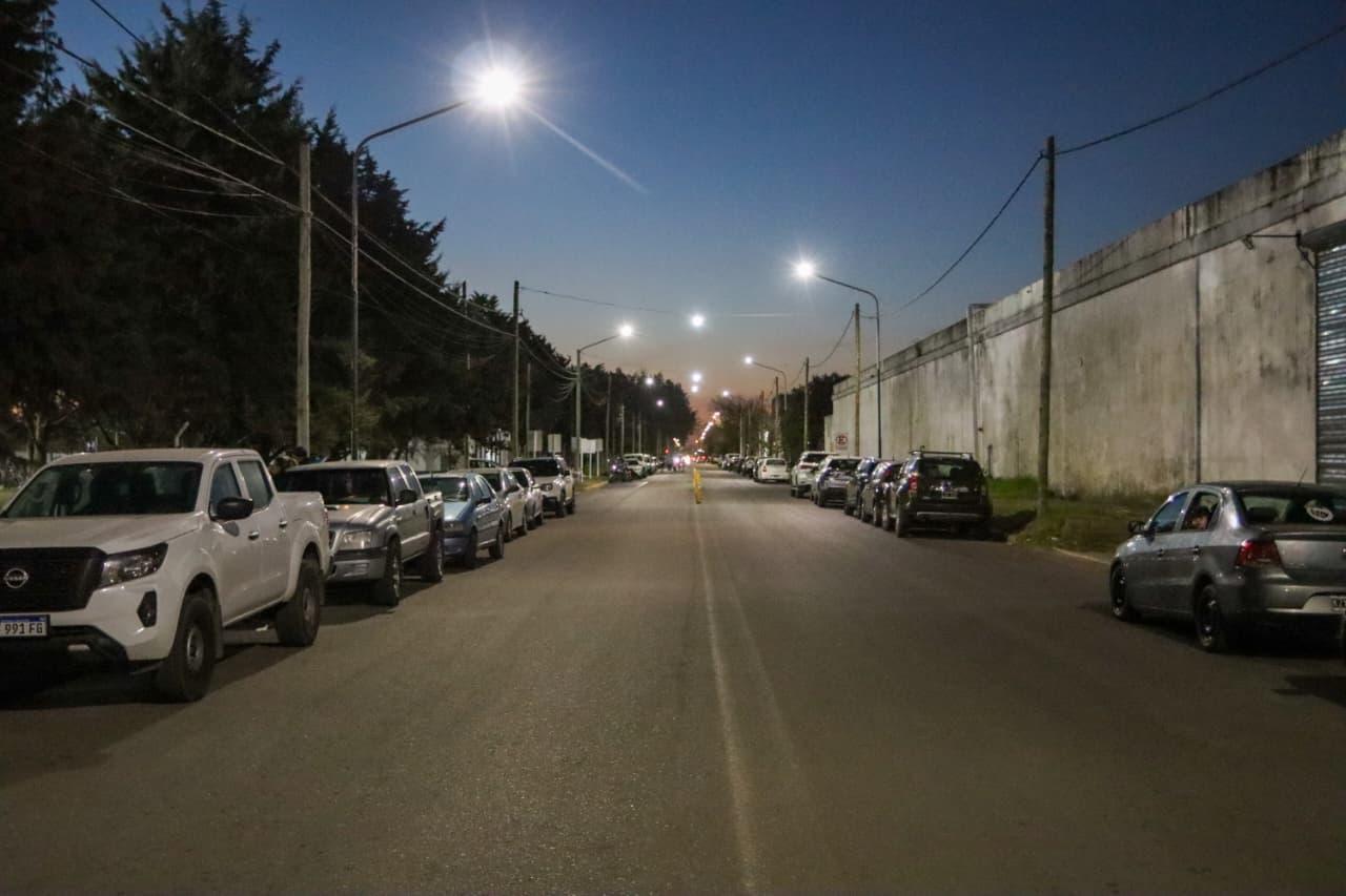 MÁS ILUMINACIÓN LED EN BARRIO CARLOS BERG