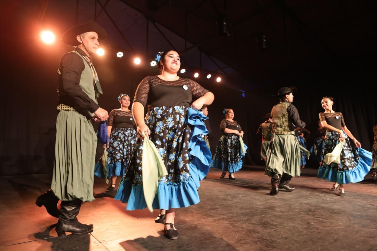 ATENEO CULTURAL: DISFRUTÁ DE LA PEÑA PATRIA “ESPERANDO EL 9 DE JULIO”